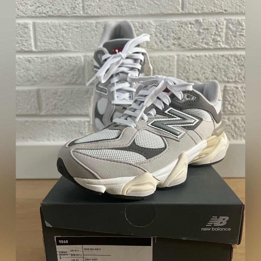 NWT New Balance 9060 Gray Sneakers Size 5 Kids/6.5 Women’s
